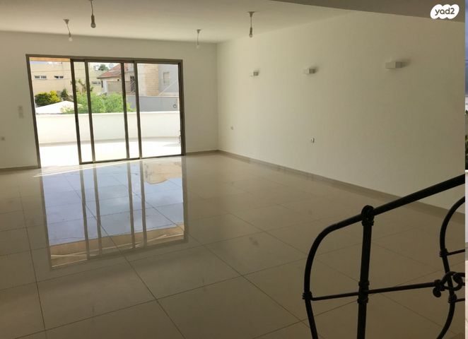 גג/ פנטהאוז, גולן, רמת השרון