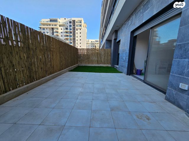 דירת גן, דגן 10, עמירם, פרדס חנה כרכור