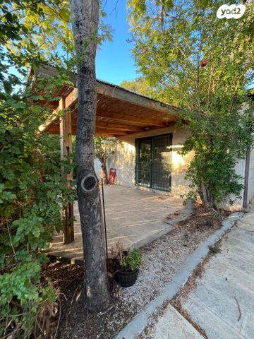 בית פרטי/ קוטג', גפנים 39, שריגים