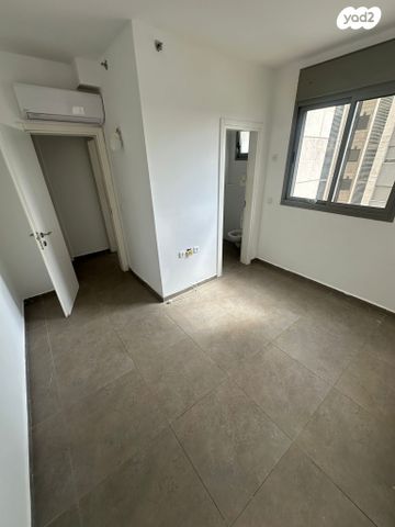 דירה, פרופסור ישעיהו ליבוביץ, תל אביב יפו