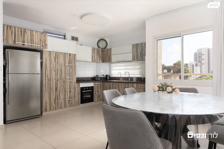 דירה, ירמיהו, שעריים, רחובות