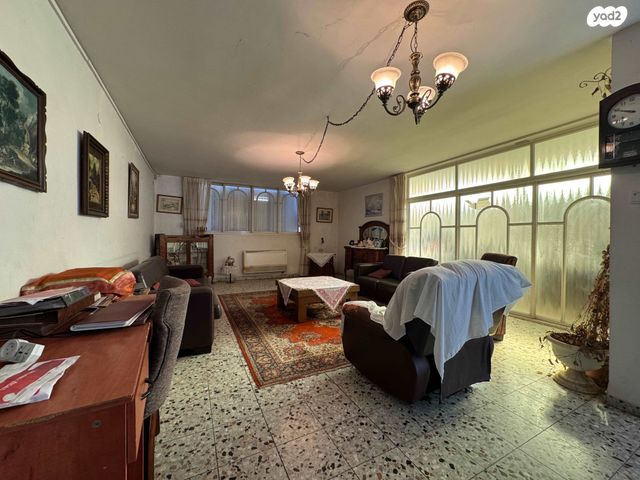 בית פרטי/ קוטג', העוגן 4, שיכון ותיקים, חולון