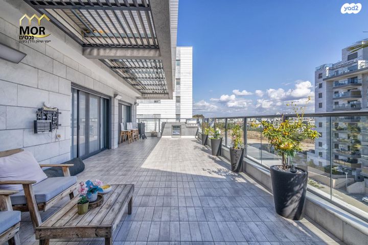 גג/ פנטהאוז, יהודה הלוי, נאות שמיר, יבנה