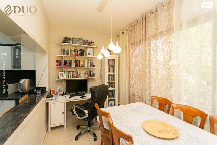 דו משפחתי, סמטת הבריכה, גבעת נשר, נשר