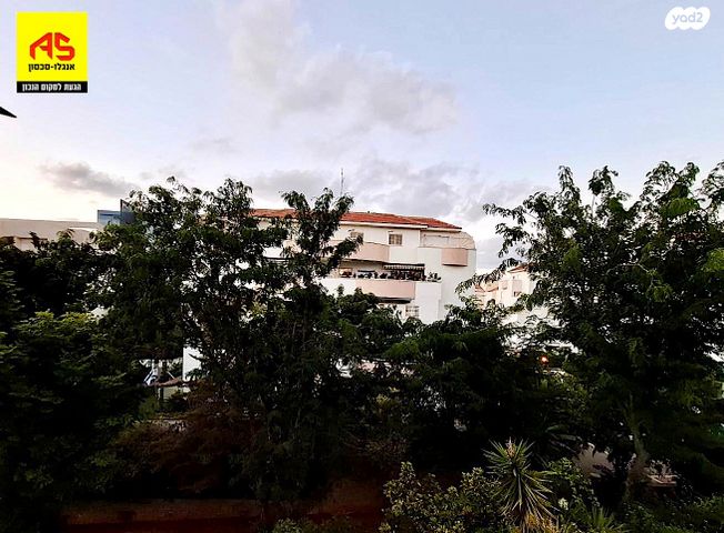 גג/ פנטהאוז, שדרות הרדוף, 2004, רעננה