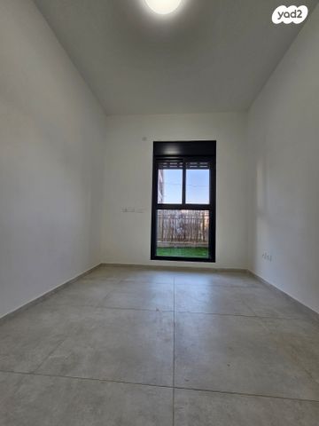 דירת גן, דגן 10, עמירם, פרדס חנה כרכור