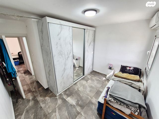 דירה, כובשי החרמון 21, רמת הנשיא, בת ים