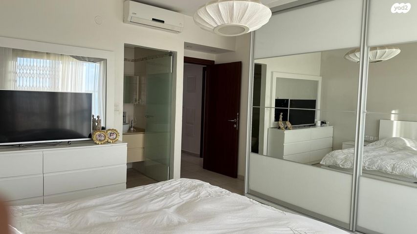 דו משפחתי, שערי תקווה