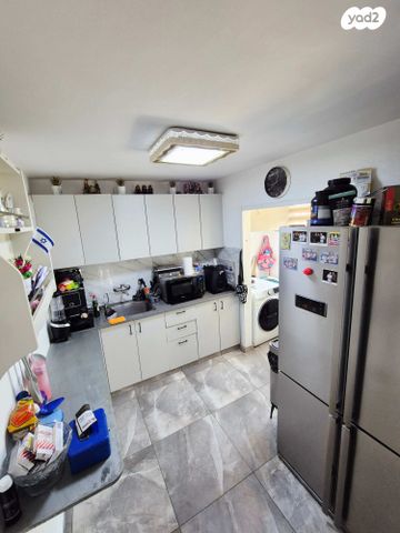 דירה, כובשי החרמון 21, רמת הנשיא, בת ים