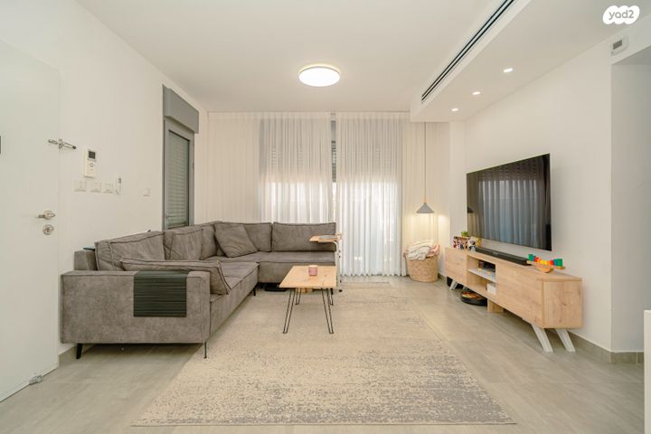 דירה, כלנית, הפרחים, חריש