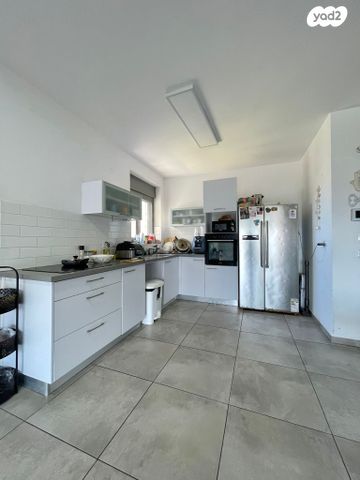 דירה, יצחק שמיר 8, גבעת הרקפות, קרית ביאליק