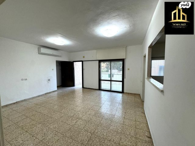 דירת גן, נרות שבת, רמות, ירושלים