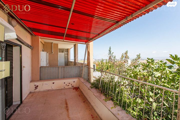 דו משפחתי, סמטת הבריכה, גבעת נשר, נשר