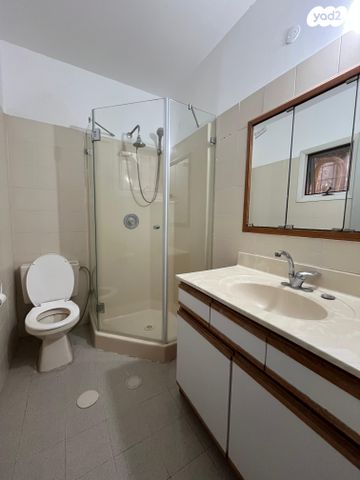 בית פרטי/ קוטג', גפנים 39, שריגים