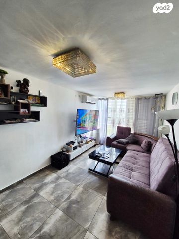 דירה, כובשי החרמון 21, רמת הנשיא, בת ים