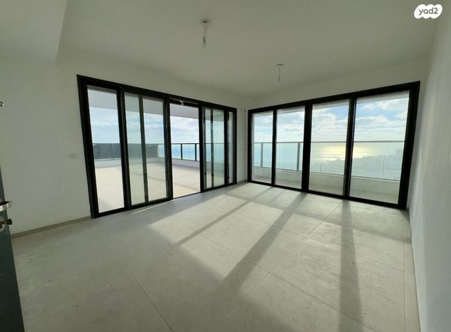 גג/ פנטהאוז, אחוזה, חיפה