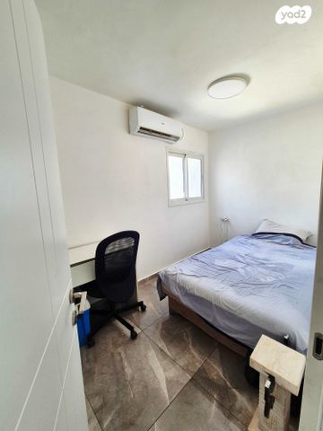 דירה, כובשי החרמון 21, רמת הנשיא, בת ים