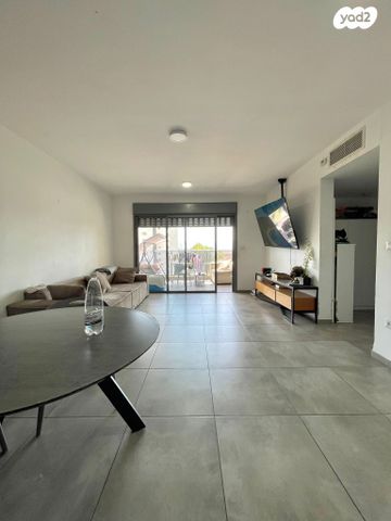 דירה, יצחק שמיר 8, גבעת הרקפות, קרית ביאליק