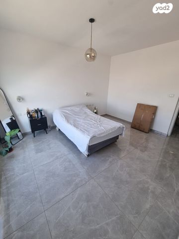 דירת גן, נעלה, נעלה