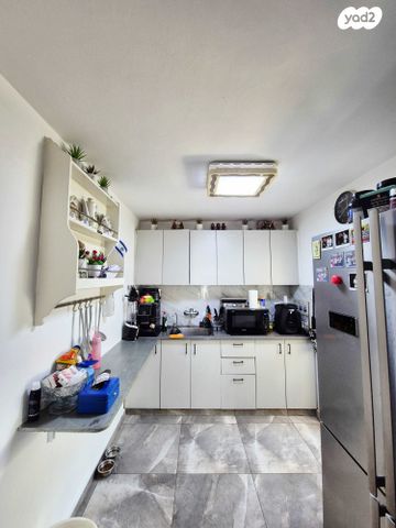 דירה, כובשי החרמון 21, רמת הנשיא, בת ים