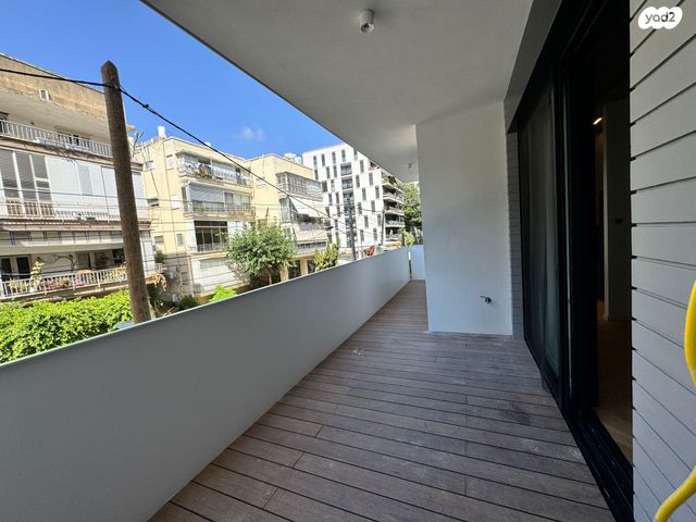 מודיליאני 12