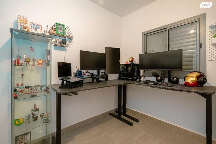 דירה, כלנית, הפרחים, חריש