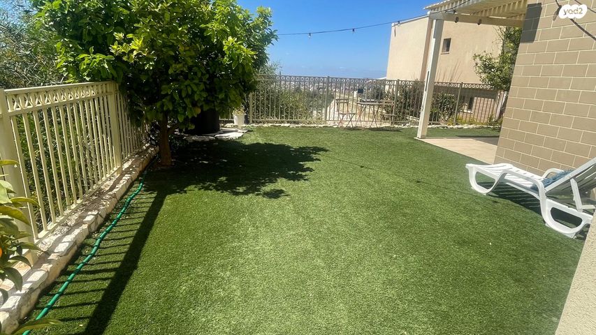 דו משפחתי, שערי תקווה