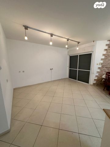 דירה, שדרות יוהנה ז'בוטינסקי, נווה זאב, נאות אילן, באר שבע