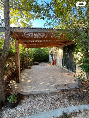 בית פרטי/ קוטג', גפנים 39, שריגים