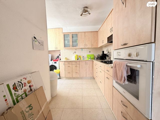 דירה, שדרות הרב לוין, גני מרום, רמת גן