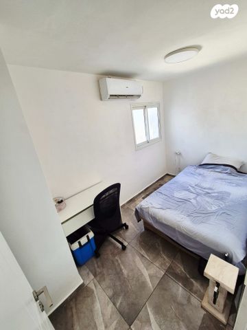 דירה, כובשי החרמון 21, רמת הנשיא, בת ים