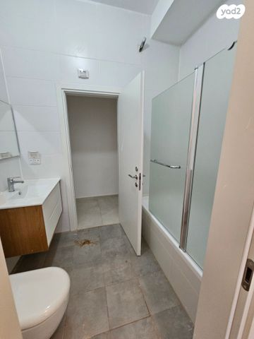 דירת גן, דגן 10, עמירם, פרדס חנה כרכור