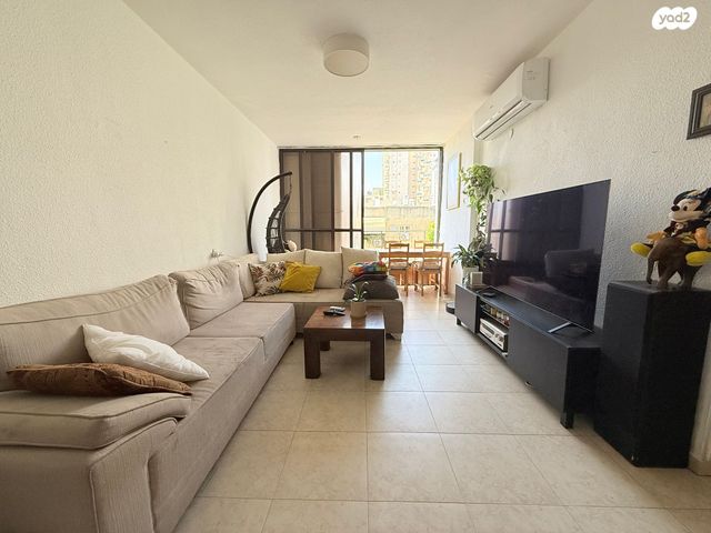 דירה, שדרות הרב לוין, גני מרום, רמת גן