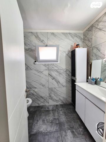 דירה, כובשי החרמון 21, רמת הנשיא, בת ים