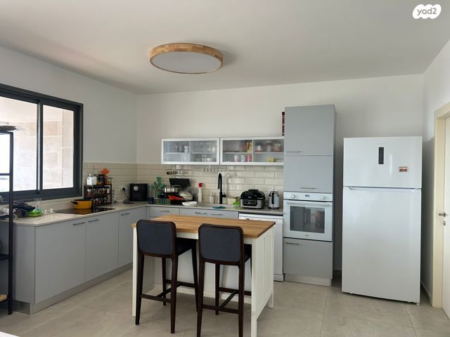 דירה, אכזיב, נהריה