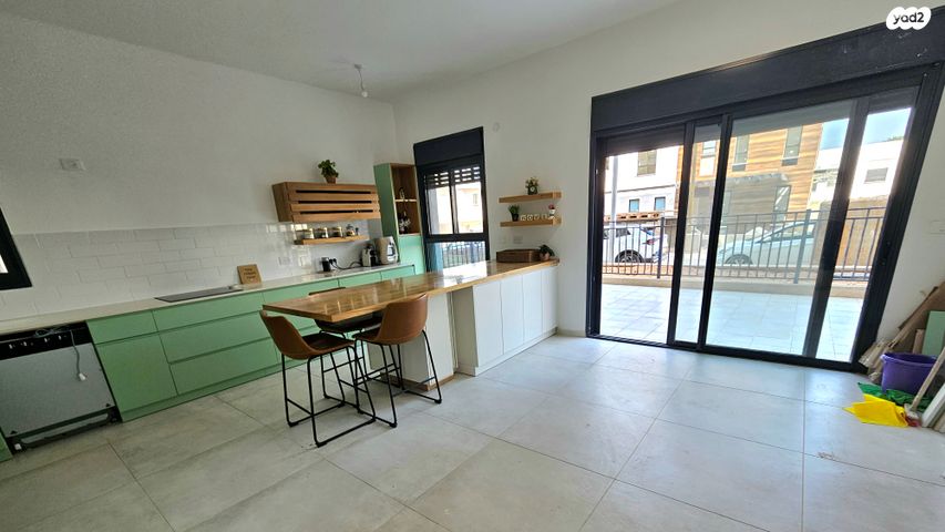 דירת גן, דגן 10, עמירם, פרדס חנה כרכור