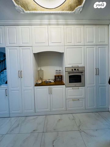 דו משפחתי, הנדיב, עכו