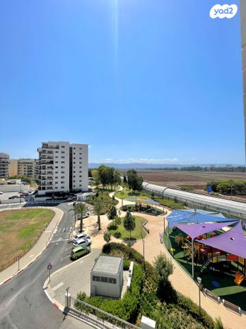 דירה, יצחק שמיר 8, גבעת הרקפות, קרית ביאליק