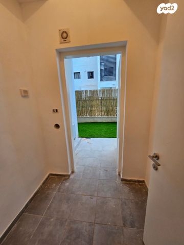 דירת גן, דגן 10, עמירם, פרדס חנה כרכור