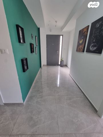 דירת גן, נעלה, נעלה