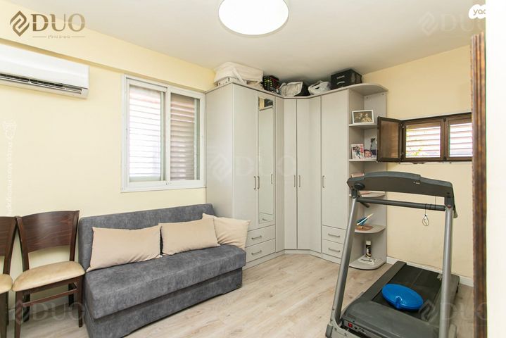 דו משפחתי, סמטת הבריכה, גבעת נשר, נשר