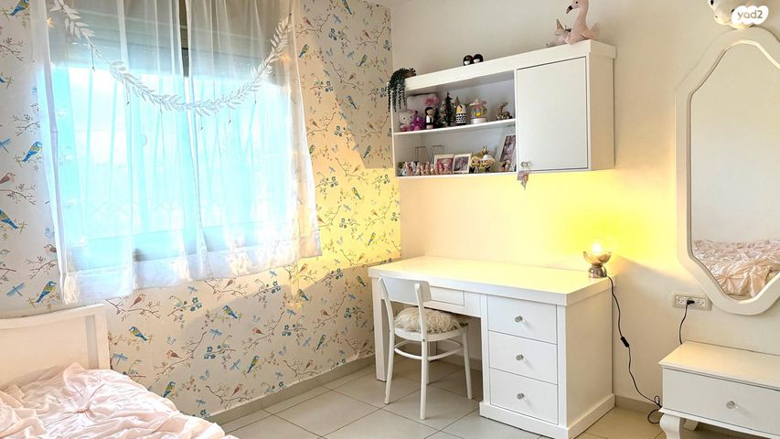 דו משפחתי, שערי תקווה