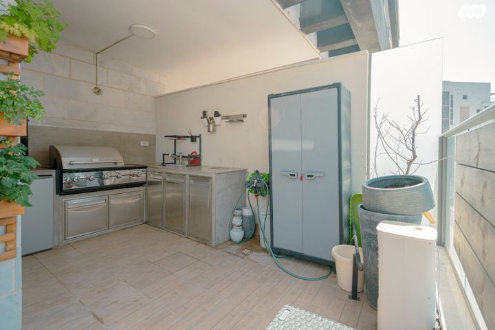 דירה, כלנית, הפרחים, חריש