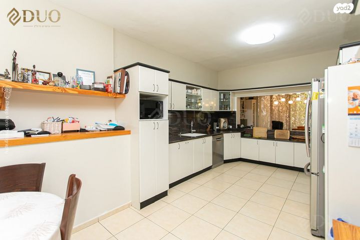 דו משפחתי, סמטת הבריכה, גבעת נשר, נשר