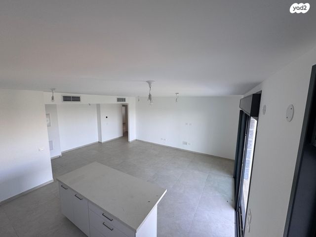 דירה, הרצליה