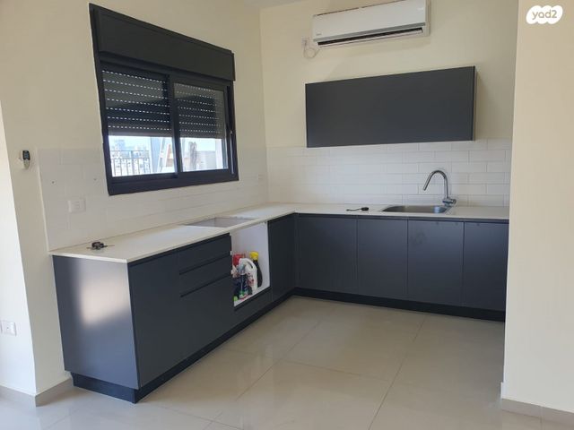 גג/ פנטהאוז, מבוא יהלום, שכונת בן גוריון, מרכז העיר ג', רמת גן