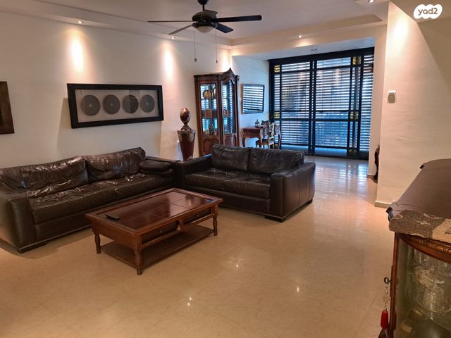 דירת גן, חיים גבריהו, פסגת זאב, ירושלים