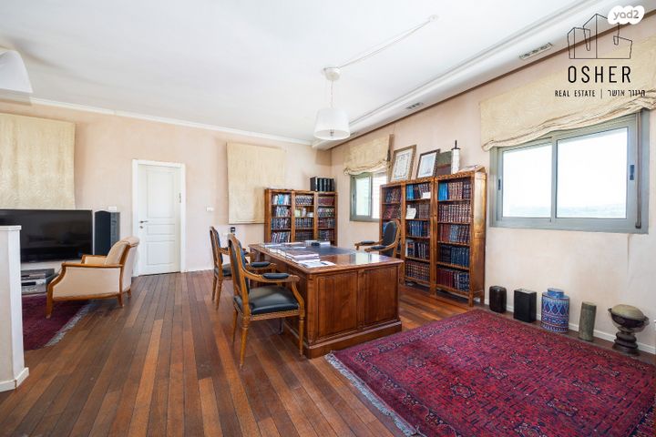 גג/ פנטהאוז, אברהם פררה, הולילנד, ירושלים