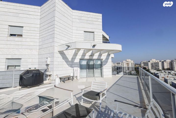 גג/ פנטהאוז, נאות רבין, יבנה