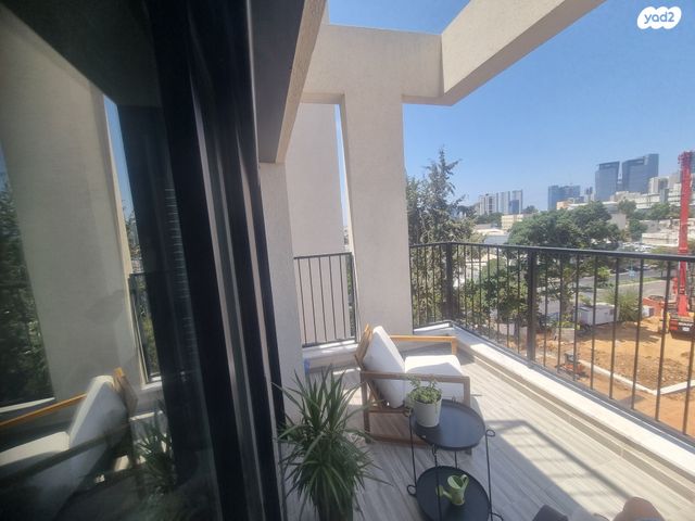 דירה, דרך השלום, תל אביב יפו